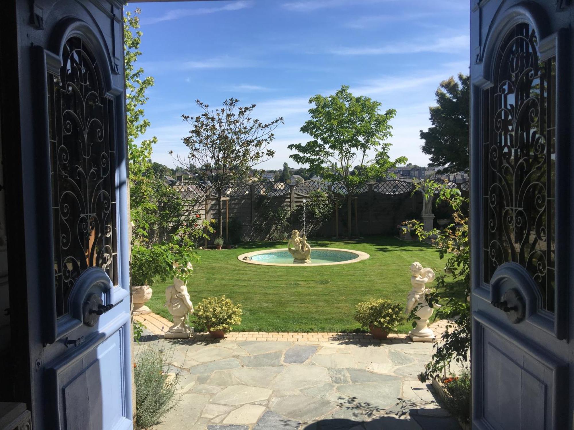 Maison D'hercule Bed & Breakfast *